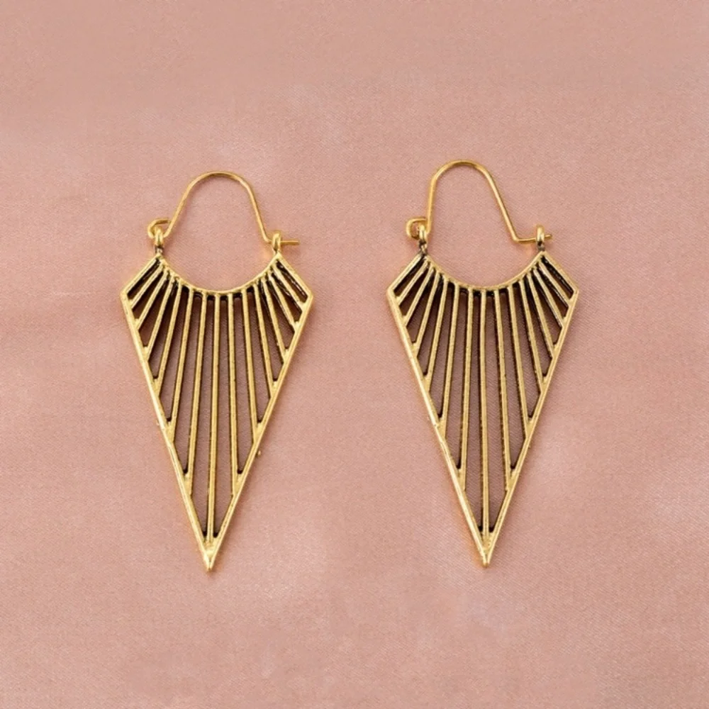 **New Items In! NEW Triangle Hoop Earrings - Picture 4 of 9